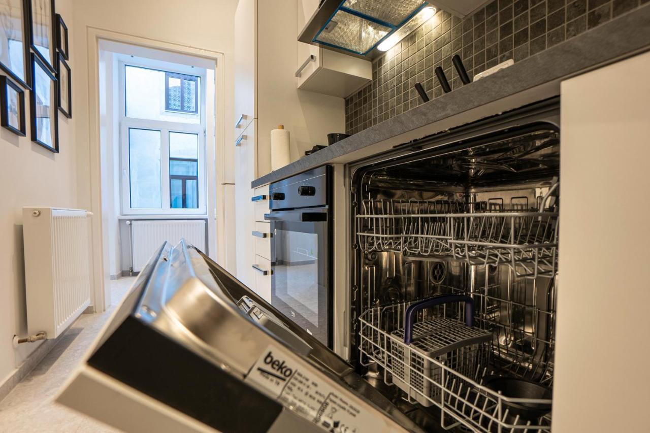 Experience Fresh Comfort In Our Brand-New Apartment In Vienna'S 17Th District Экстерьер фото